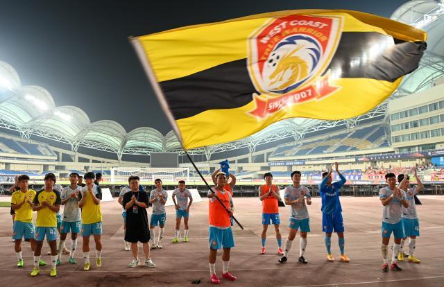 开云APP-青岛西海岸上演草根逆袭奇迹 从成立到中超仅7年