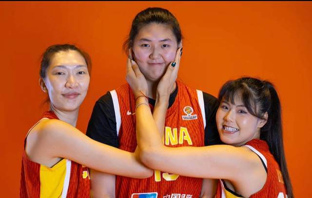 开云体育入口-中国女篮今夜首发5人出炉！韩旭+杨舒予、陈明伶、罗欣棫、张曼曼